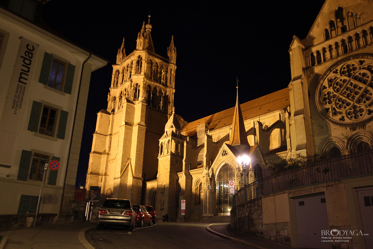 Lausanne by night